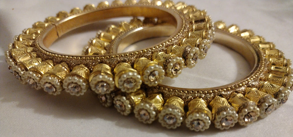 Circle of love bangle